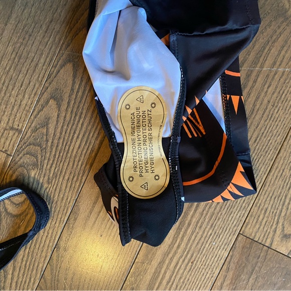 Tito’s Bikini M - Picture 8 of 9